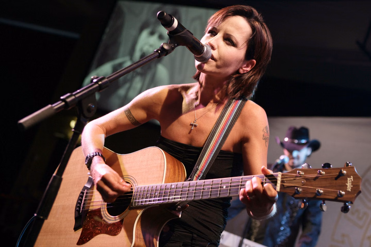 La légendaire chanteuse des Cranberries (Dolores O’Riordan)